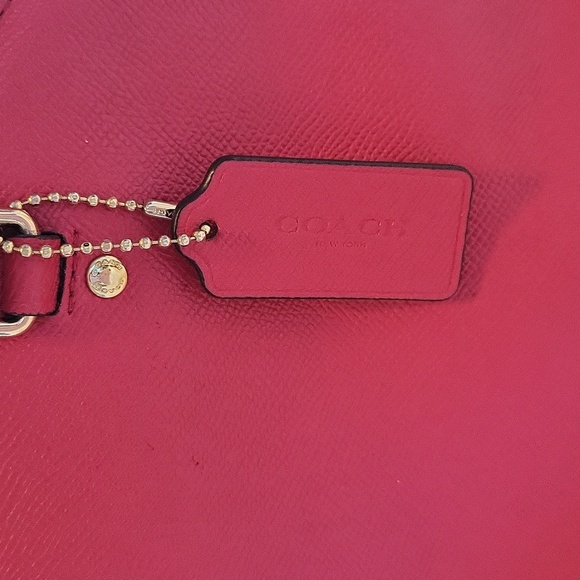 Coach - Picture 3 of 6